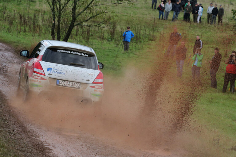 Dambach übernimmt die Masters-Führung