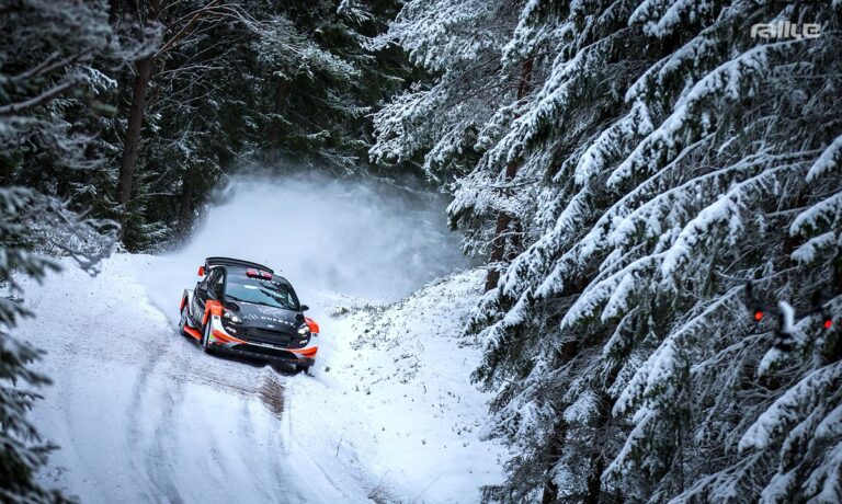 Rallye Schweden: Mit 200 über Eis und Schnee