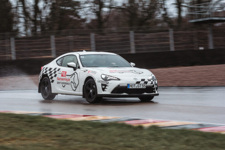 Querfahren auf dem Sachsenring