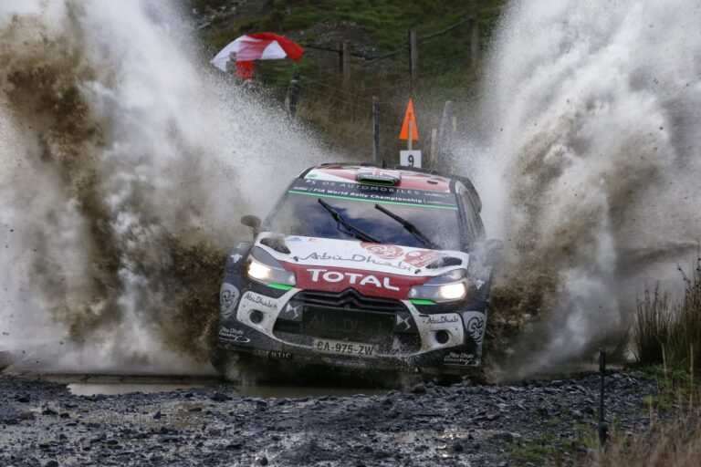 Kris Meeke bleibt dran