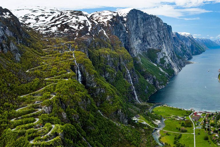 Downhill in der Fjord-Schlucht