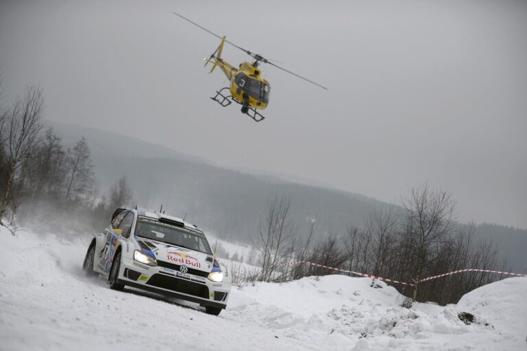 Mikkelsen erobert Spitze zurück