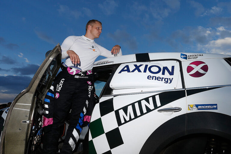 Überraschungssieg von Mikko Hirvonen