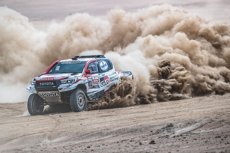 Rallye Dakar: Ab sofort Duell Al-Attiyah vs. Peterhansel