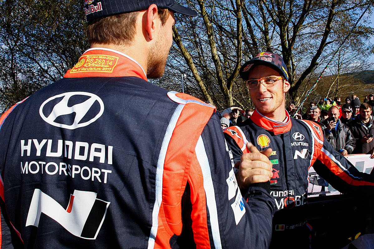 Neuville und Mikkelsen als Fahrer und Co