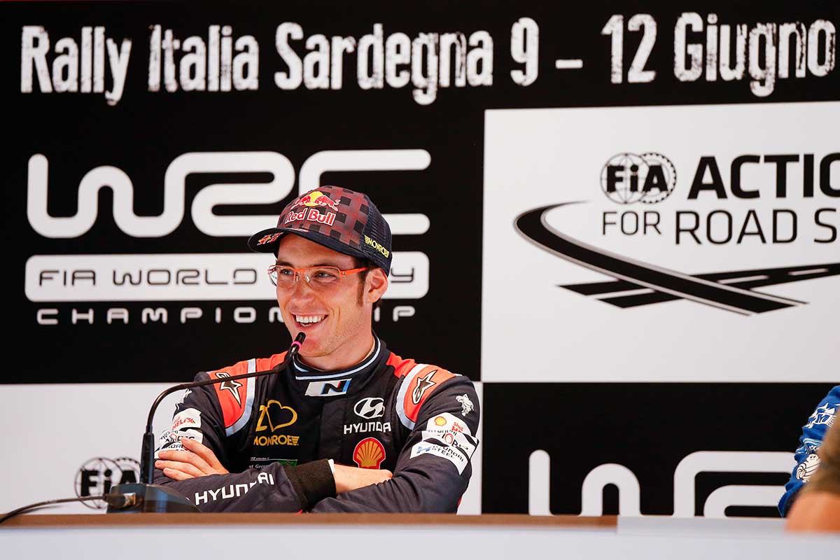 Neuville kann sich leicht absetzen