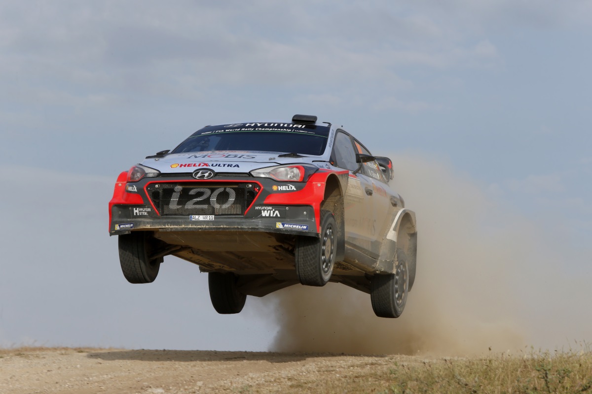 Neuville baut Vorsprung weiter aus