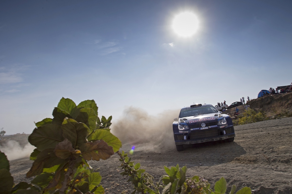 Ogier bleibt ungeschlagen