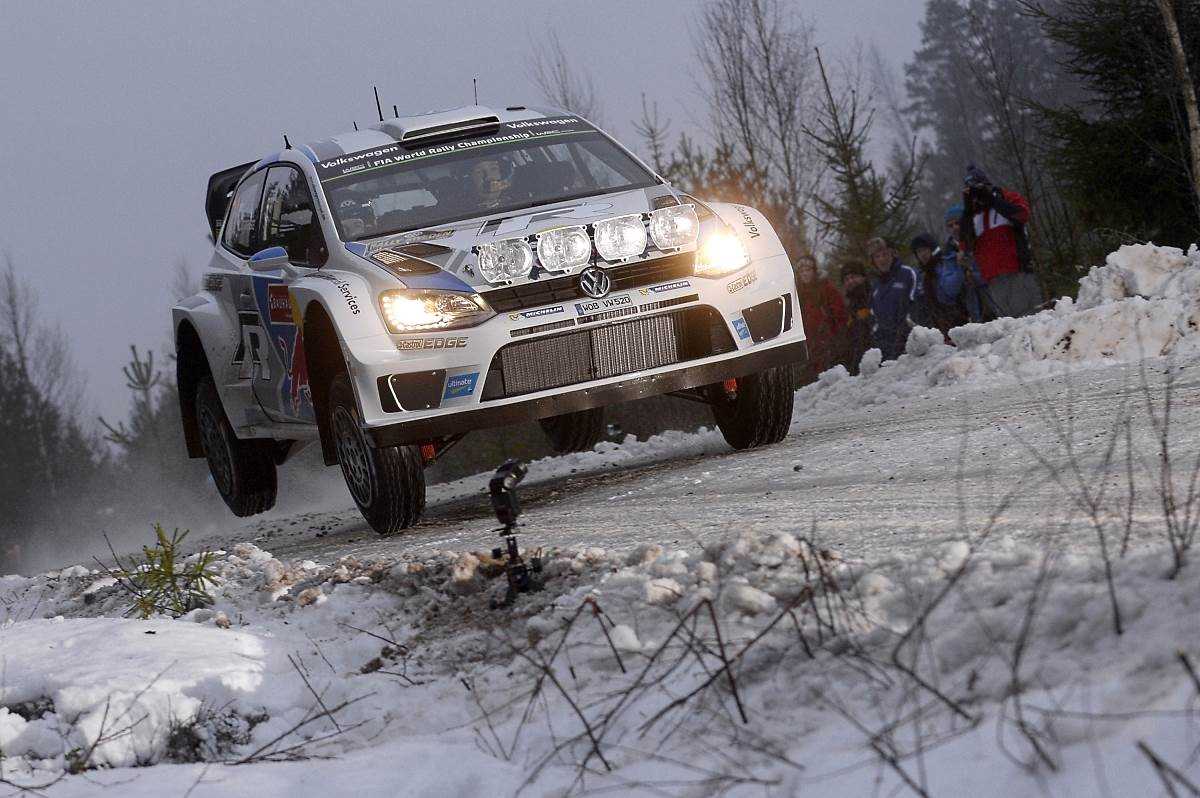 Sébastien Ogier übernimmt die Führung