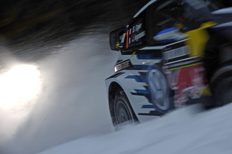 Ogier verliert Durchblick – Latvala die Hoffnung