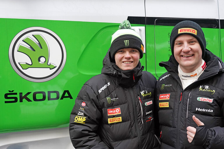 Nun auch offiziell: Oliver Solberg bekommt Hilfe von Skoda