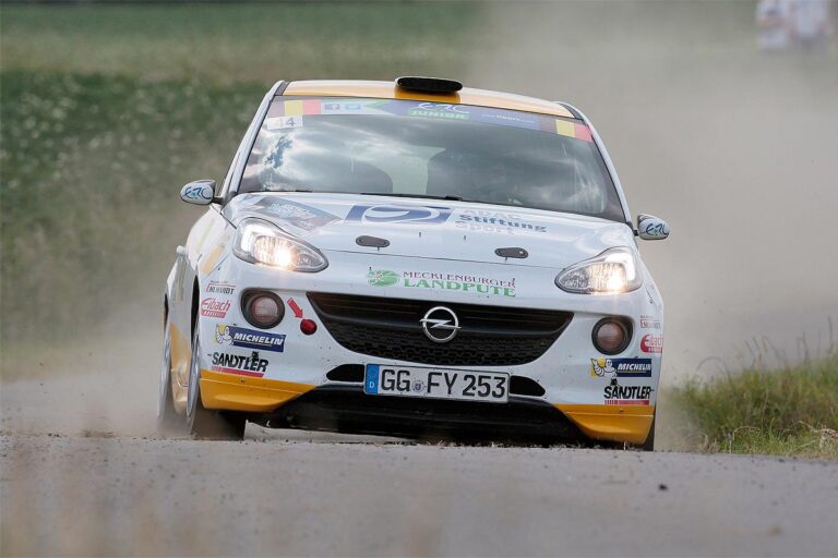 Opel-Junioren fuhren sich warm