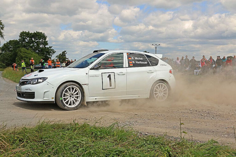 Michel vor der Evo-Meute