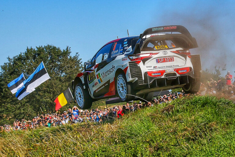 Dreifachführung von Toyota