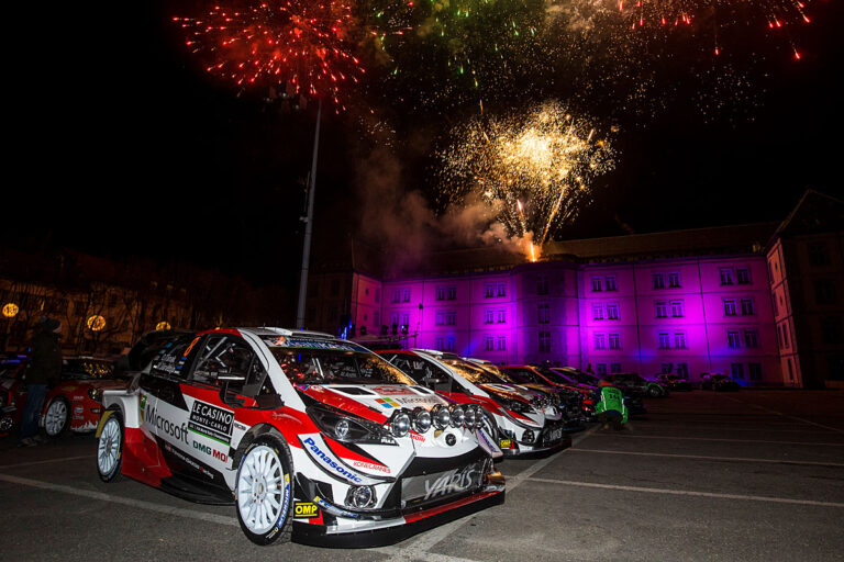 Tänak vorn – Meeke im Pech – Neuville verzockt sich