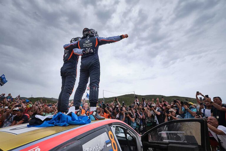 Ott Tänak gewinnt Rallye Sardinien
