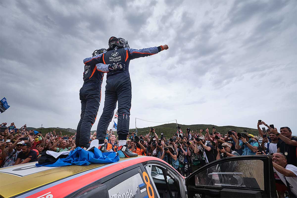 Ott Tänak gewinnt Rallye Sardinien