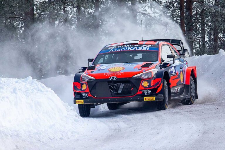 Ott Tänak vor Craig Breen