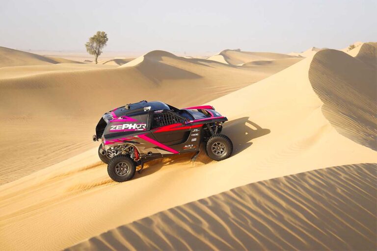 Kris Meeke feiert Dakar-Debüt mit PH Sport