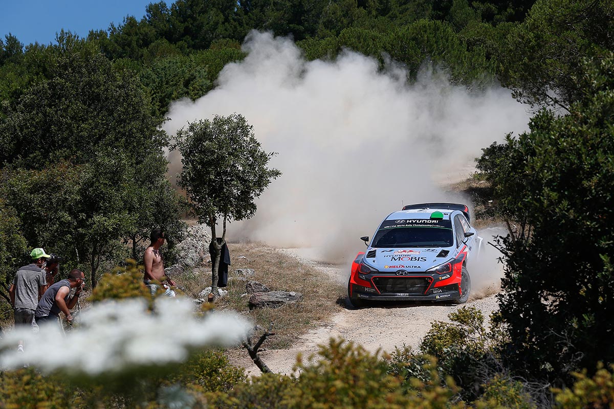 Paddon raus, Neuville schlägt zurück