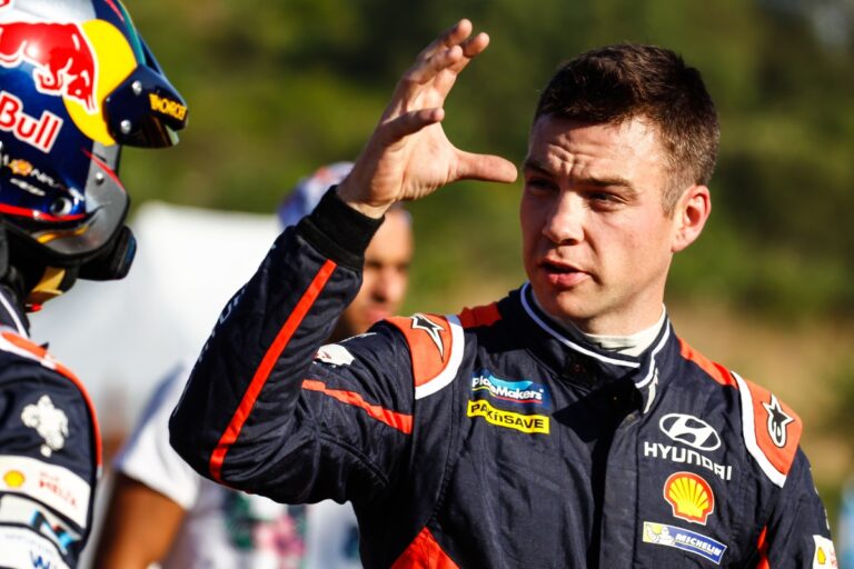 Dreher setzt Paddon-Führung ein Ende