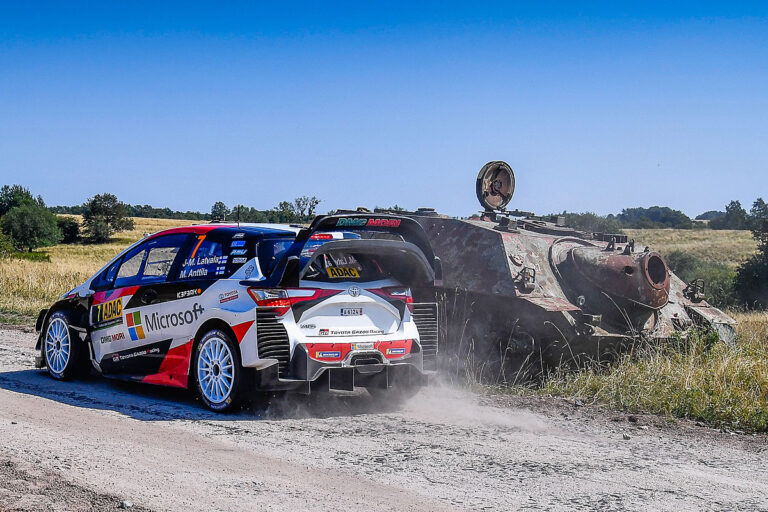 Die Panzerplatte: Im Zeichen des Hinkelsteins