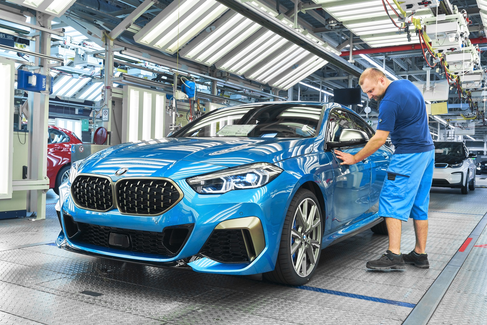 Weltweite Autoproduktion läuft wieder an