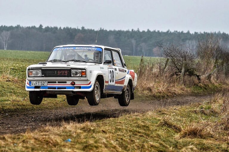 Turbulenter Schotterauftakt