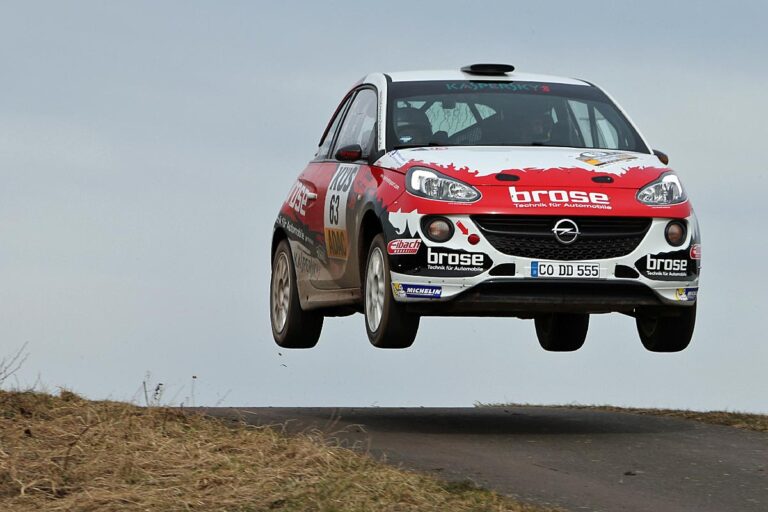 Vier Fahrer übernehmen Masters-Führung