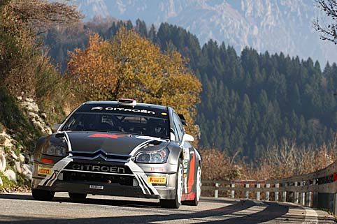 Kubica führt klar vor Loix