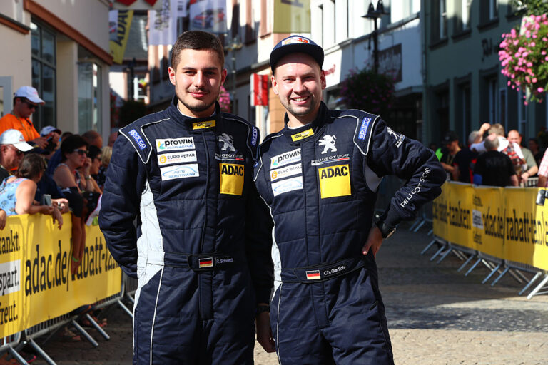 Roman Schwedt meistert R5-Premiere und WM-Lauf