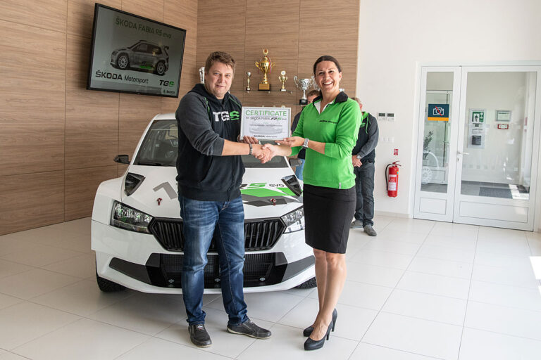 Skoda Motorsport liefert ersten Fabia R5 evo aus