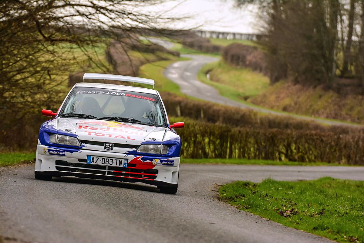 Loeb düpiert Konkurrenz im Peugeot 306 Maxi