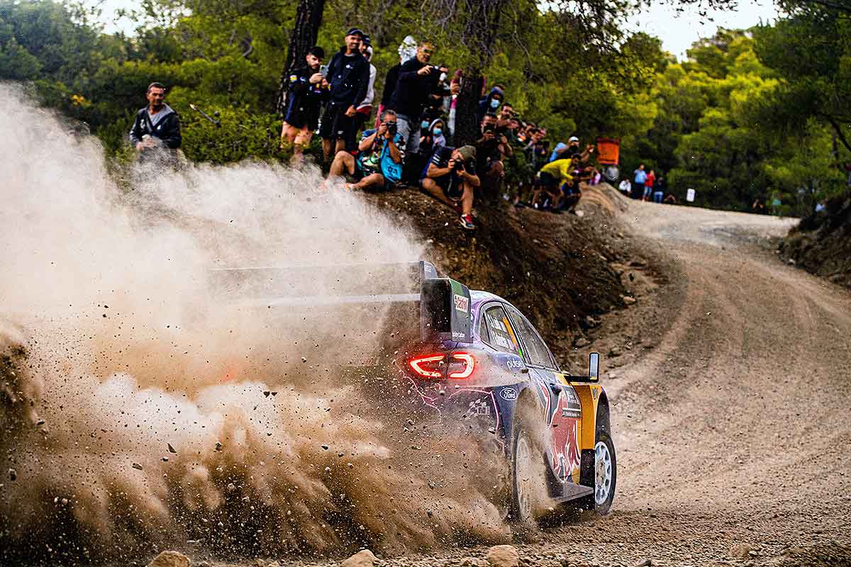 Loeb führt knapp vor Loubet und Lappi