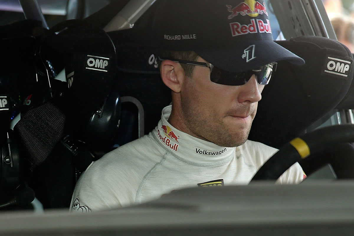 Ogier bleibt im Graben stecken