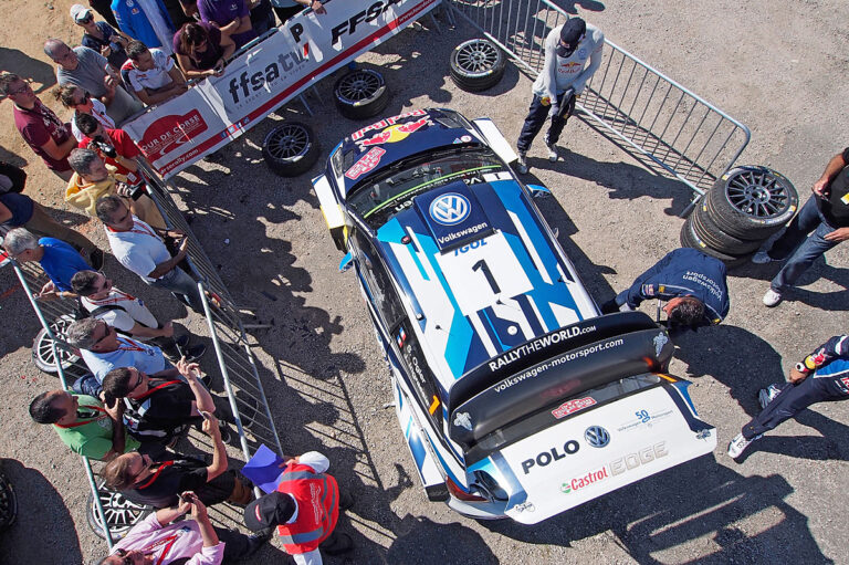 Rallye Korsika nach WP4: Keiner kann Ogier stoppen