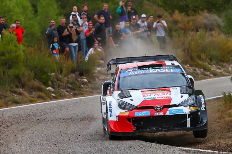 Dreikampf um die Führung