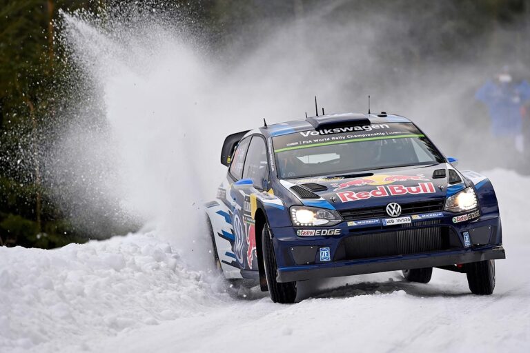 Ogier führt vor Latvala