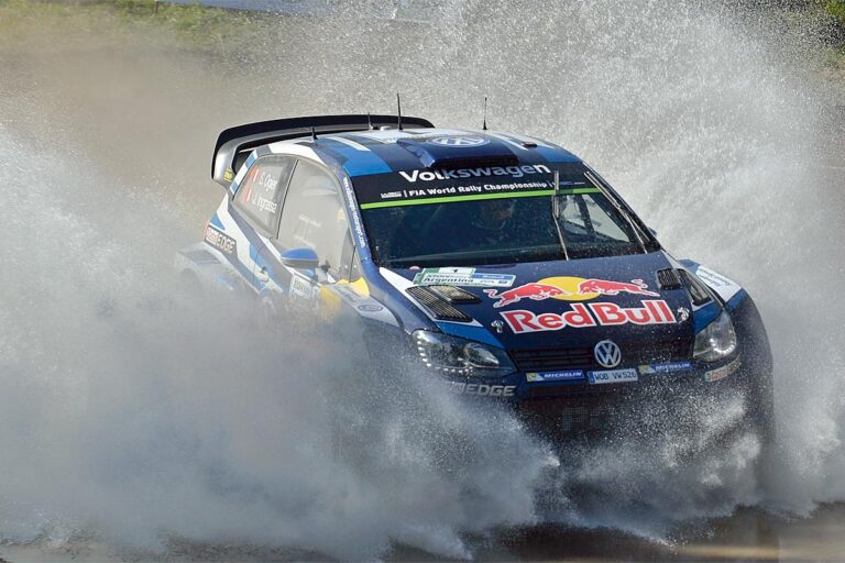 Ogier und Meeke im Shakedown vorn