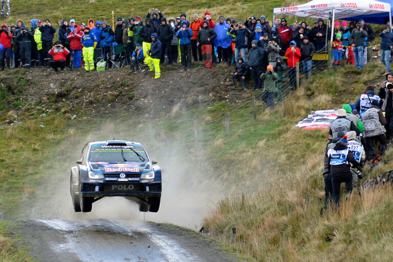Sebastien Ogier gewinnt erste Wales-Etappe