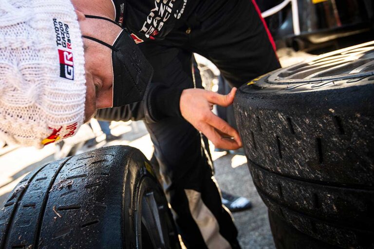 Ogier setzt sich deutlich ab