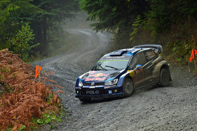 Ogier gewinnt Finale in Wales