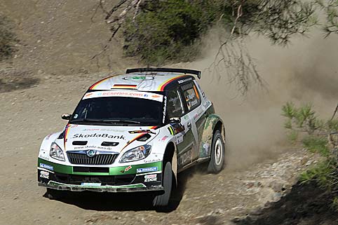 Wiegand bleibt im Rennen