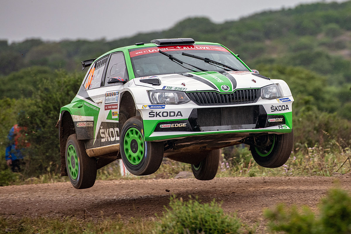 Rallye Finnland: Alle Augen richten sich auf die Skoda Junioren