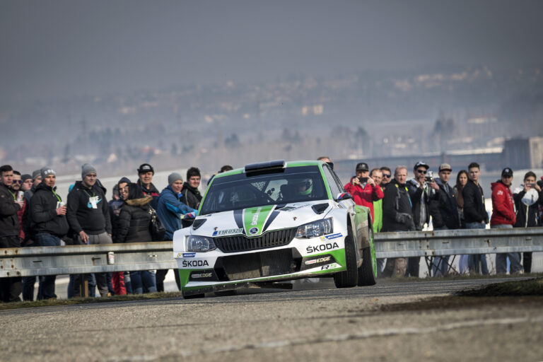 Kopecky überlegen beim Auftakt