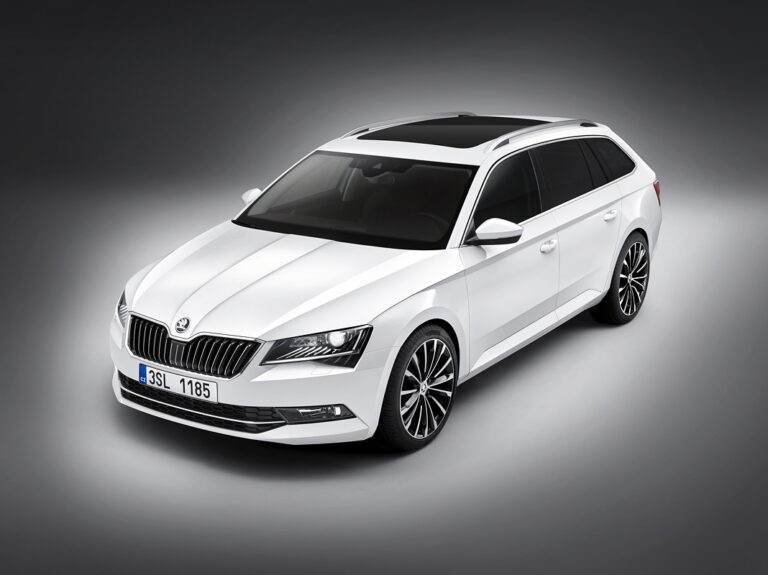 Skoda zeigt Superb Combi