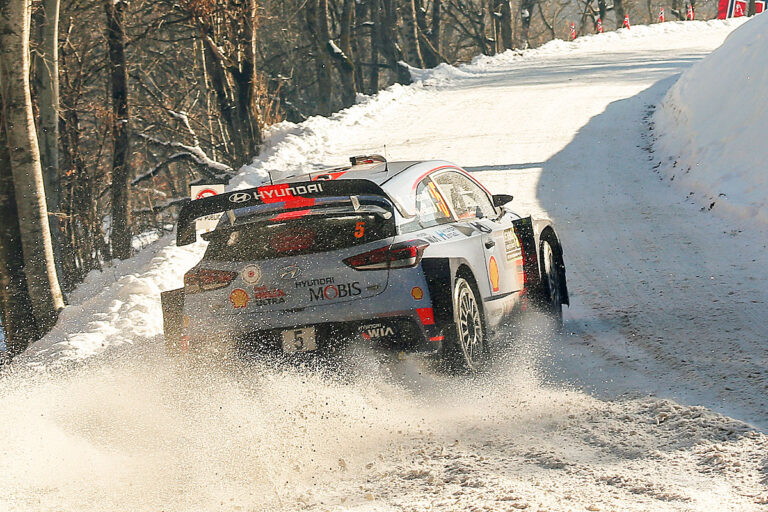 Rallye Monte Carlo: Neuville führt – Ogier holt auf