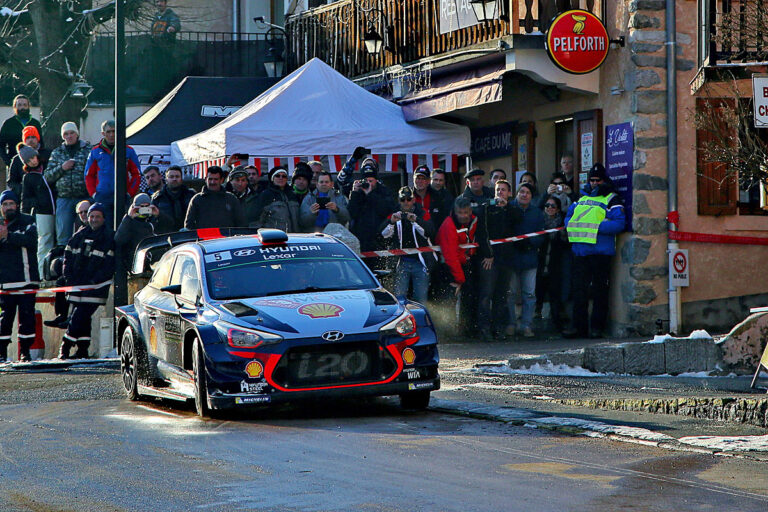 Rallye Monte Carlo: Neuville weiter vorn – Ogier gibt nicht auf