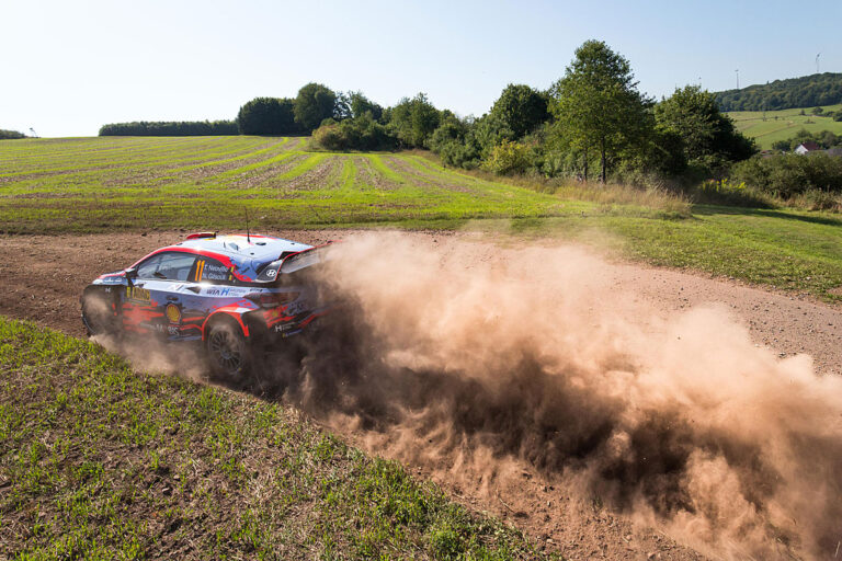 Tänak vs. Neuville: Es bleibt weiter spannend