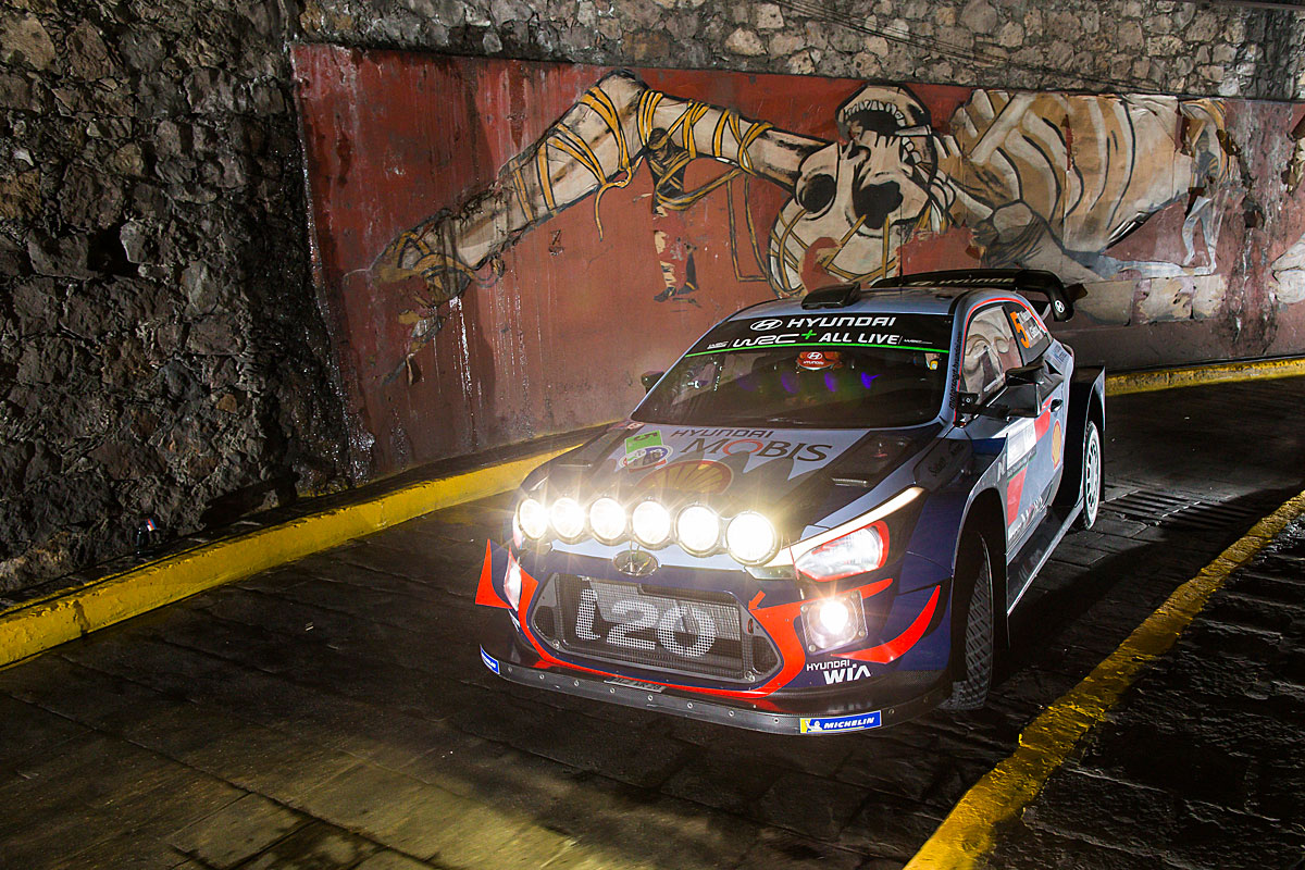 Rallye Mexiko nach WP1: Neuville vorn – Loeb Zehnter